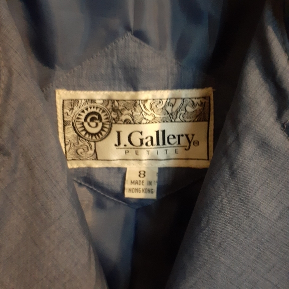 Rain dress jacket w attached tie belt in front - Picture 3 of 3